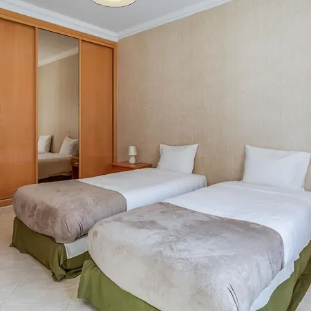 Spacious 2 Bdr Apartment W/ Patio By Lovelystay Armacao de Pera Exterior photo
