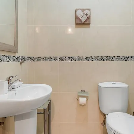 Spacious 2 Bdr Apartment W/ Patio By Lovelystay Armacao de Pera Exterior photo