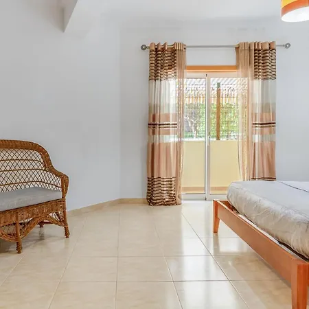 Spacious 2 Bdr Apartment W/ Patio By Lovelystay Armacao de Pera Exterior photo