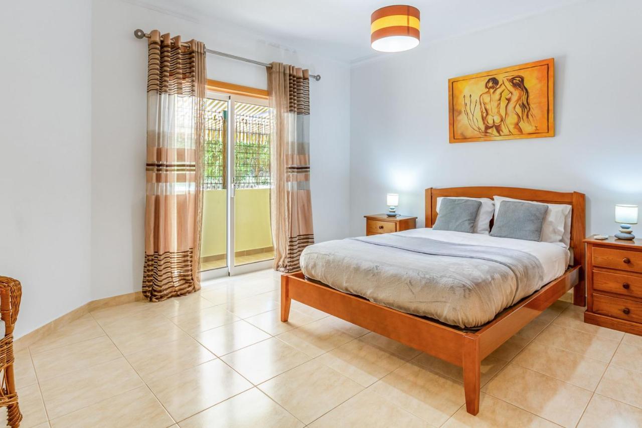 Spacious 2 Bdr W/ Patio By Lovelystay Armacao de Pera